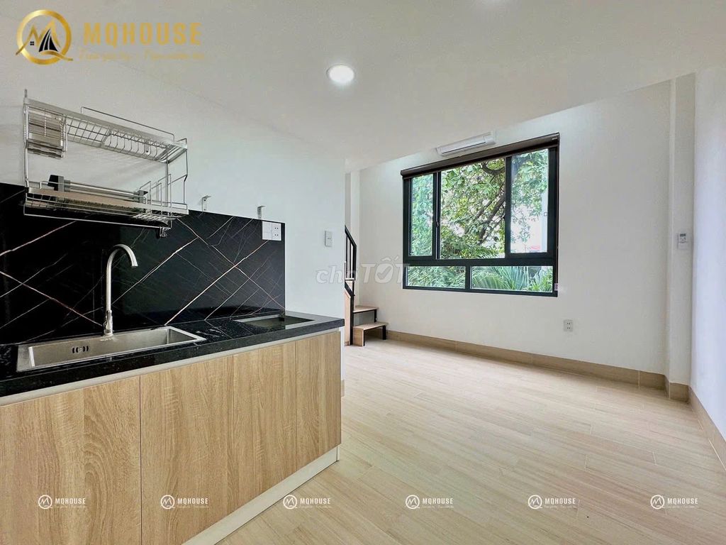 The new mini apartment is super open in mega-polytium, District Six.