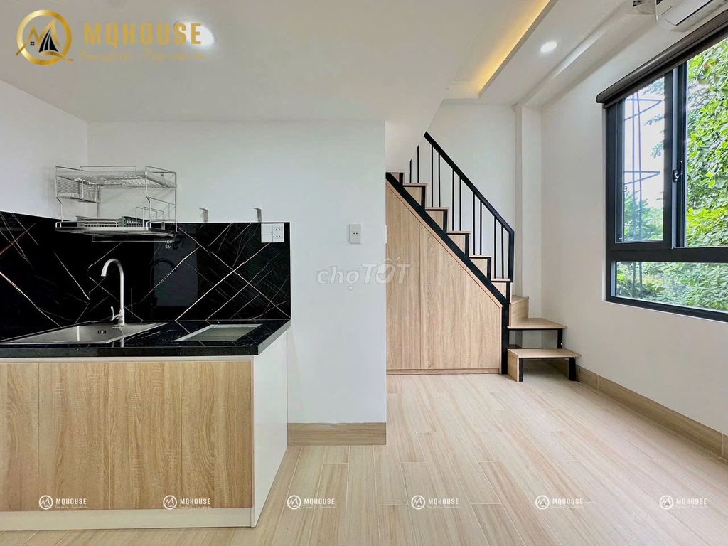 The new mini apartment is super open in mega-polytium, District Six.