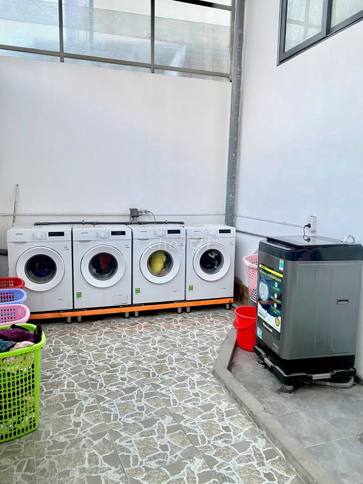 A clean motel - comfortable - near huit school, near the market