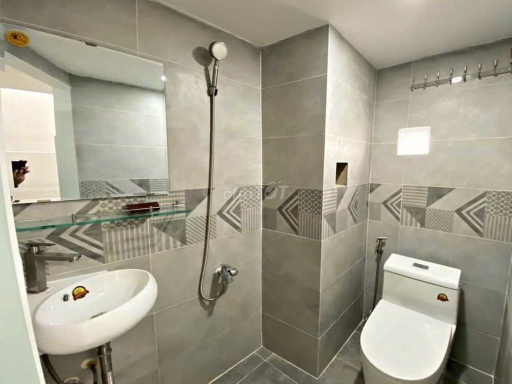A clean motel - comfortable - near huit school, near the market