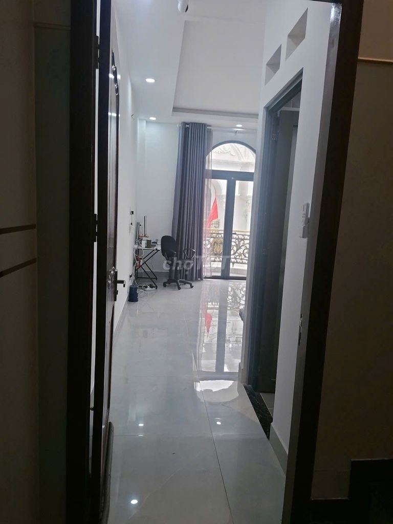 Rent your own room, enough furniture.