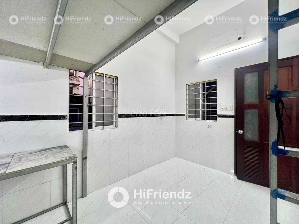 The traditional rent is clean and there are windows - balconys in Tên Lửa district