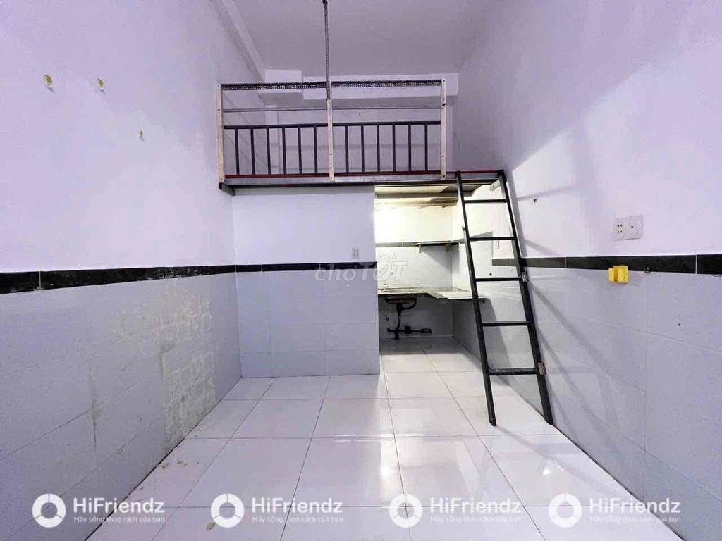 The traditional rent is clean and there are windows - balconys in Tên Lửa district
