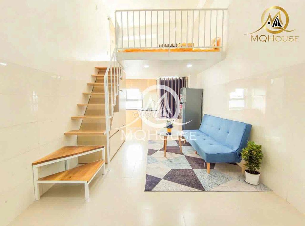 Renting in District 6 has a basic empty building that's 35 meters wide.