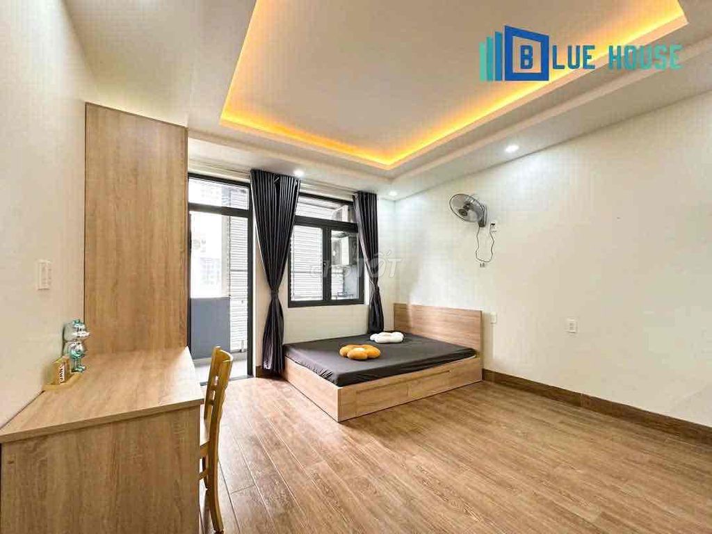 Rent his own balcony room right intown for a discount.