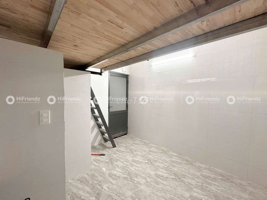 rented a boarding room near the dedication of the new market