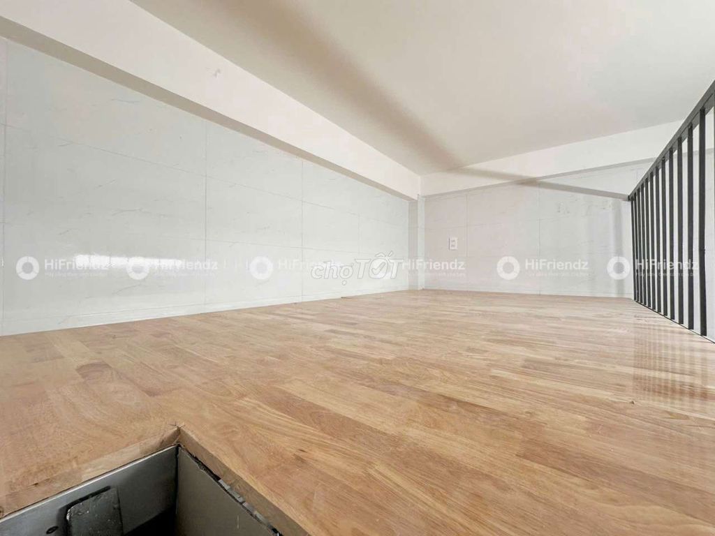 rented a boarding room near the dedication of the new market