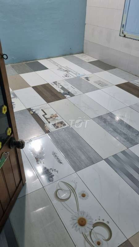 to rent clean, safe, free, long-term rooms,