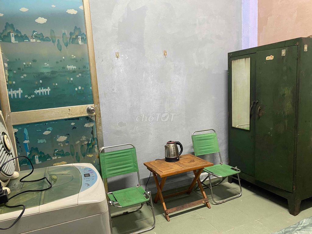 Second floor, OEZ is down,Kinh Dương Vương, free time print door.