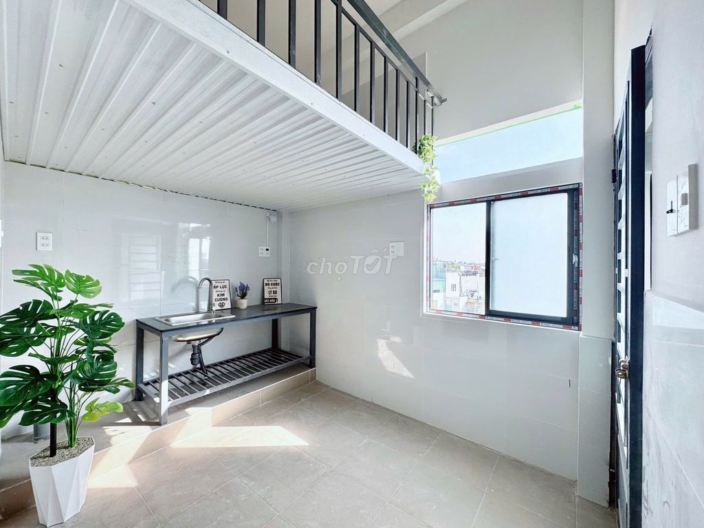 The new room is built right after Chundong, near the Company, with air conditioning.