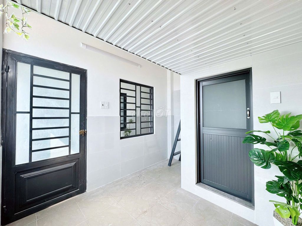 The new room is built right after Chundong, near the Company, with air conditioning.