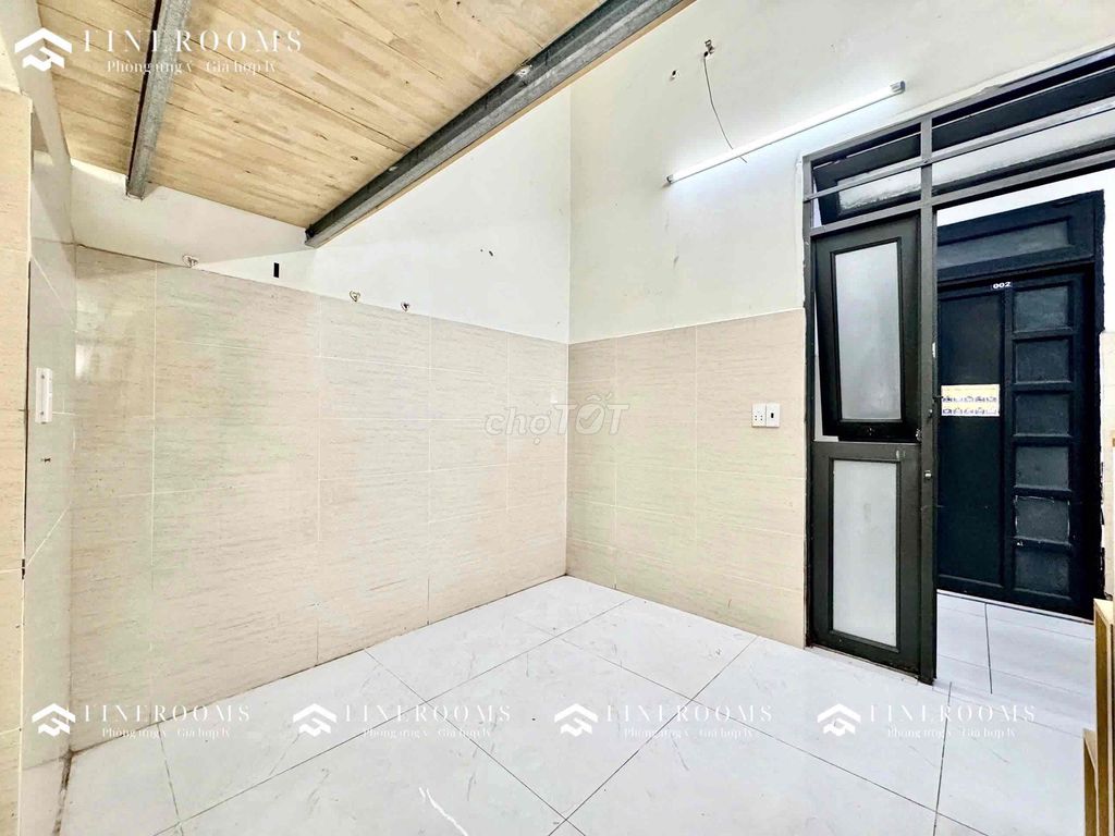 A super-priced motel on Republic Street at T3 Station.