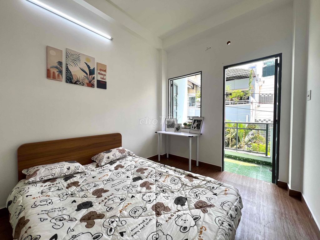 A studio room is only 5 x balcony, 100% full of furniture at the foot of the LM bridge.