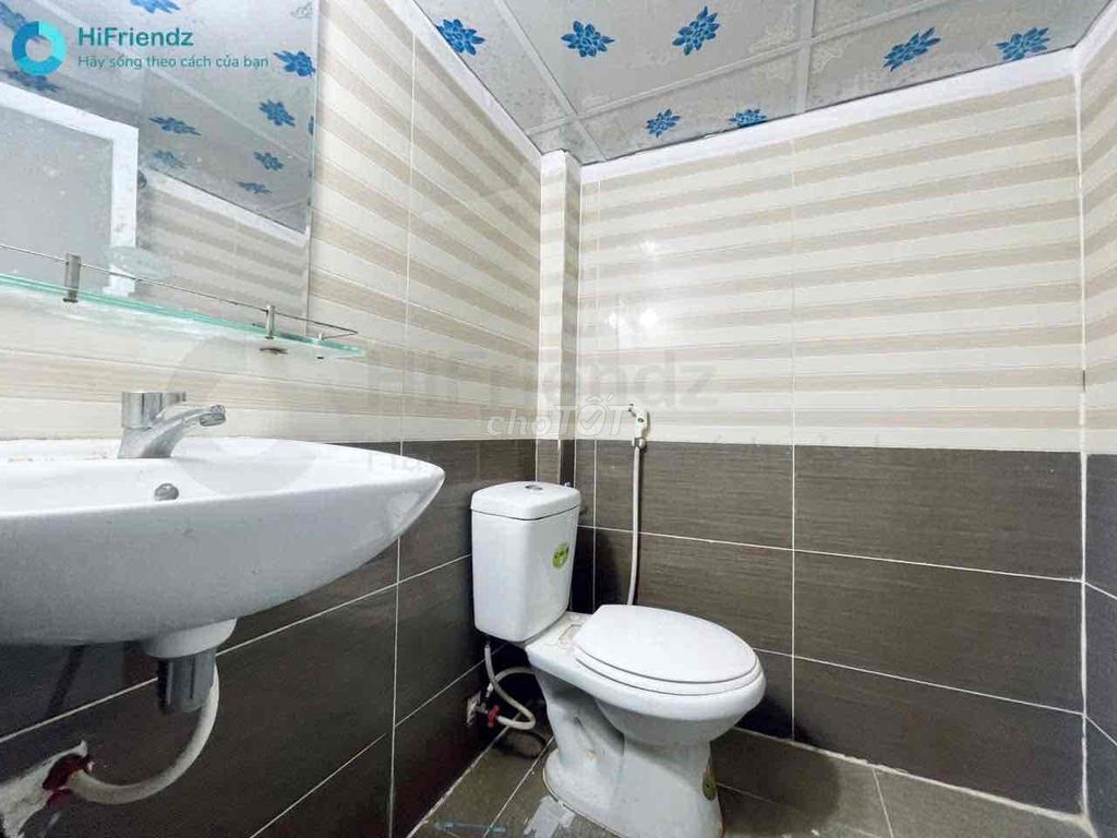 THE upper guard does not limit it to an elevator