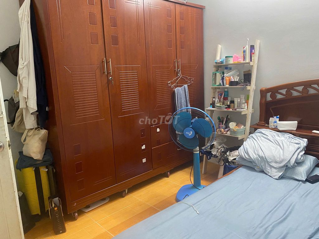 Find an office girl at the K300 - 60 m2 apartment complex