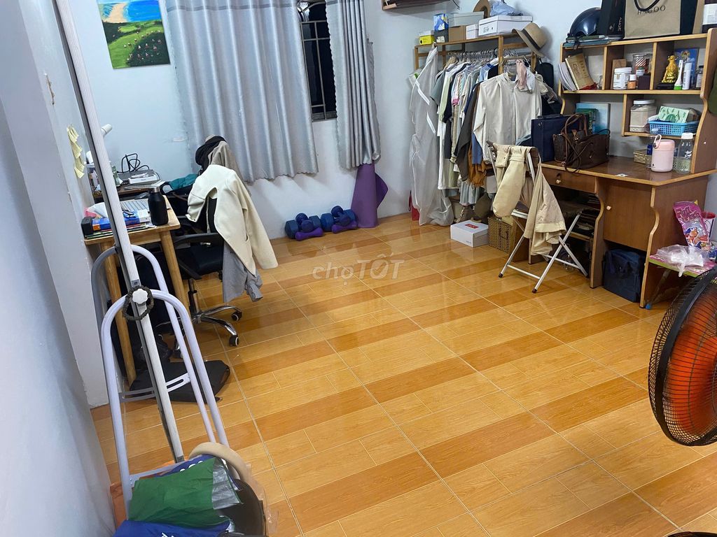 Find an office girl at the K300 - 60 m2 apartment complex