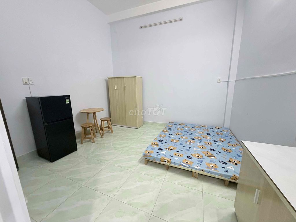 The new room is 800 meters from Y demand.