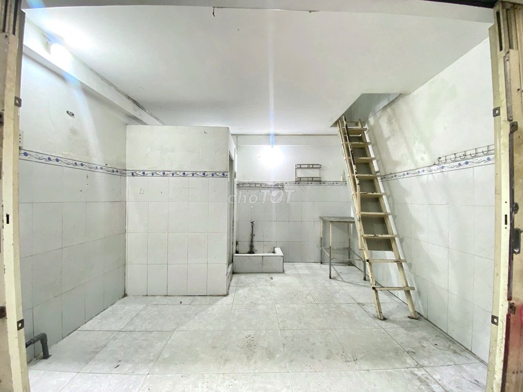 Two floors wide room - two balcony - two toilets