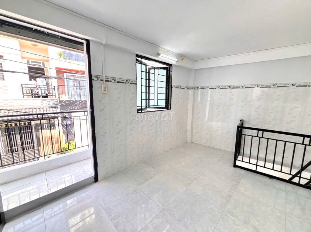 Two floors wide room - two balcony - two toilets