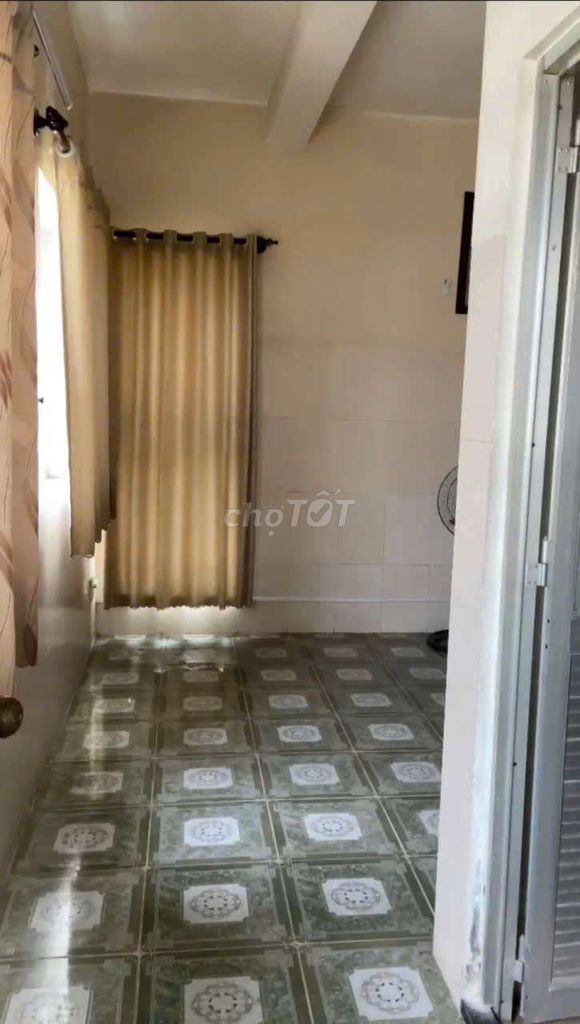 Two rooms with windows.