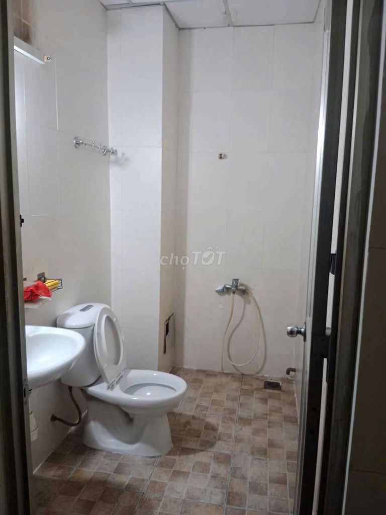 Two rooms with windows.