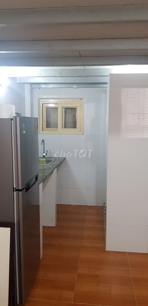 We need male transplants, boarding room near Thủ Đức Market.