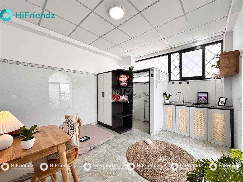 The machine studio is near vlu-iuh-the high-end tank studio.