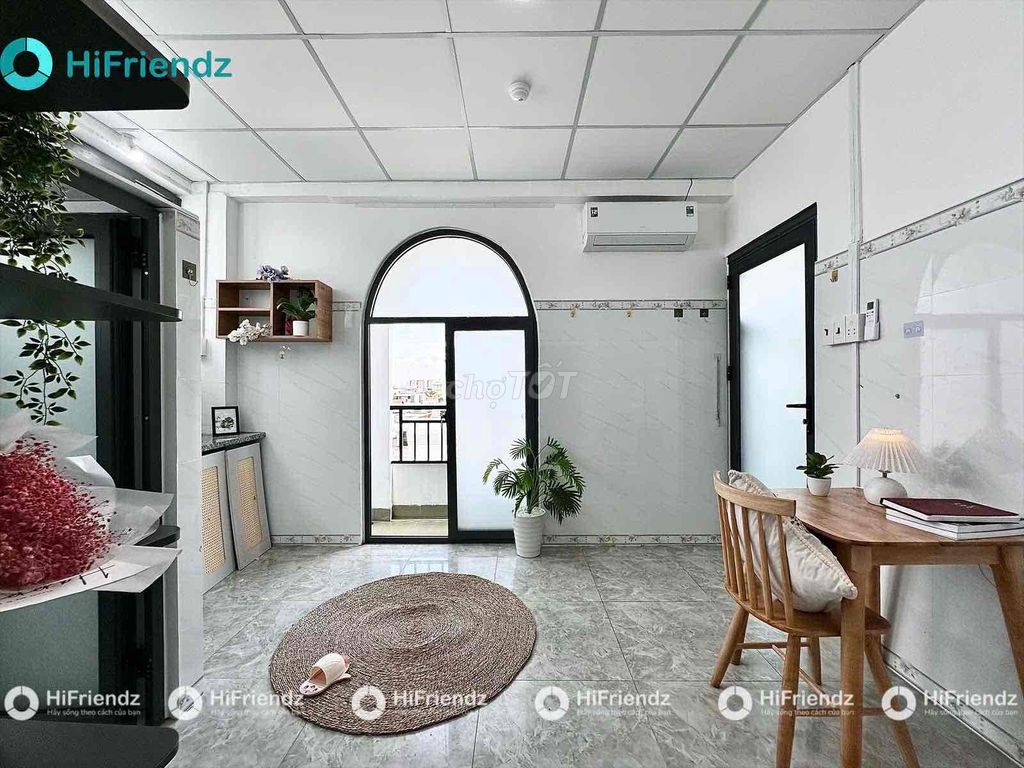 The machine studio is near vlu-iuh-the high-end tank studio.