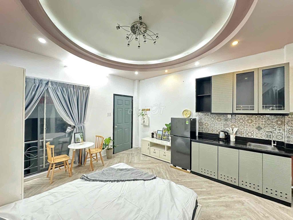 Rent a new full-industrial studio 100% balcony downtown in District 1.