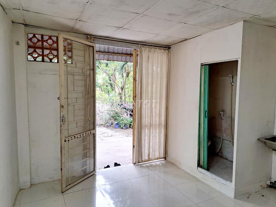 The motel has a yard of 50, Bình Chánh, bordering District 8 Special Security 24 hours.