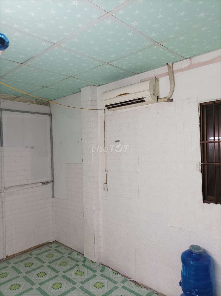 Cooler room in the main house, outside bathroom shared, one car.