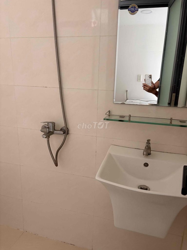 The owner of Lê Văn Lương-Phước Kiển Nhà Bè is renting the room.