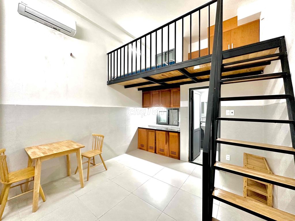 Rent a room with a guard and studio near the new Kcx district 7