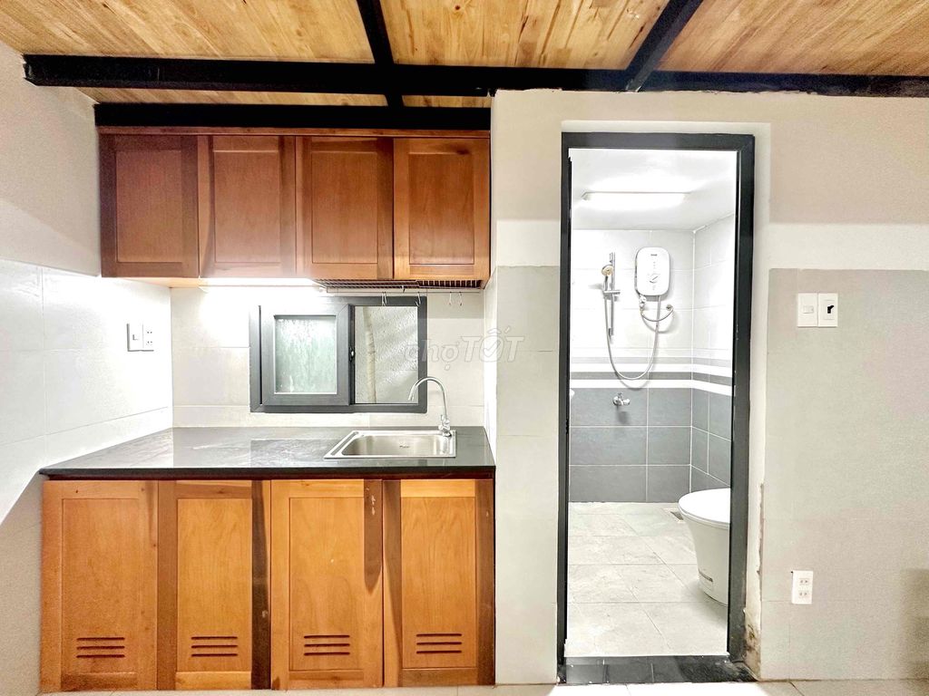 Rent a room with a guard and studio near the new Kcx district 7