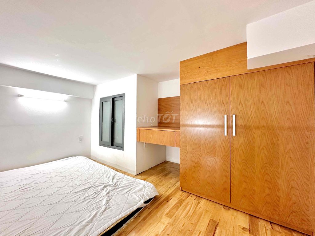 Rent a room with a guard and studio near the new Kcx district 7