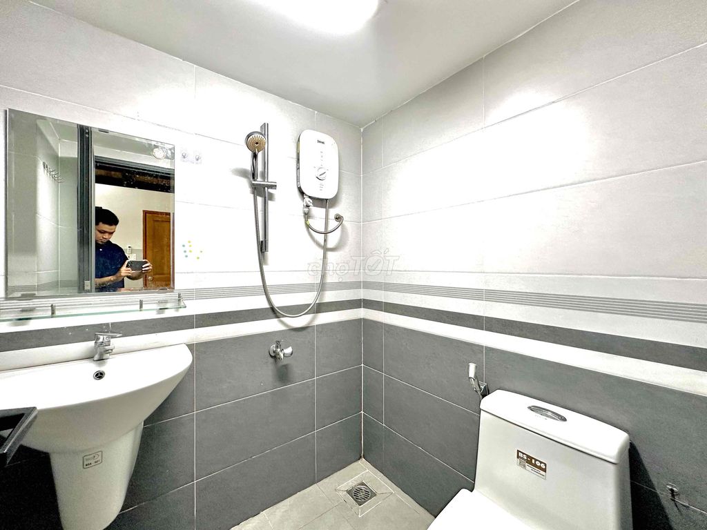 Rent a room with a guard and studio near the new Kcx district 7