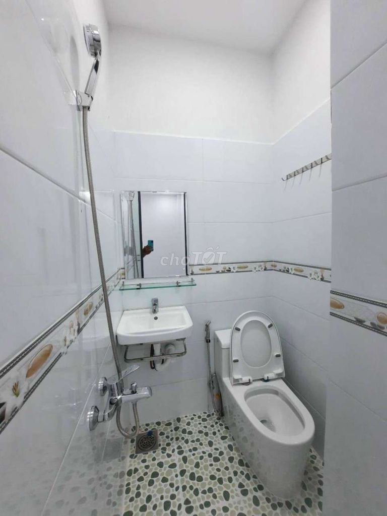 I'll rent out a rich hotel room.
