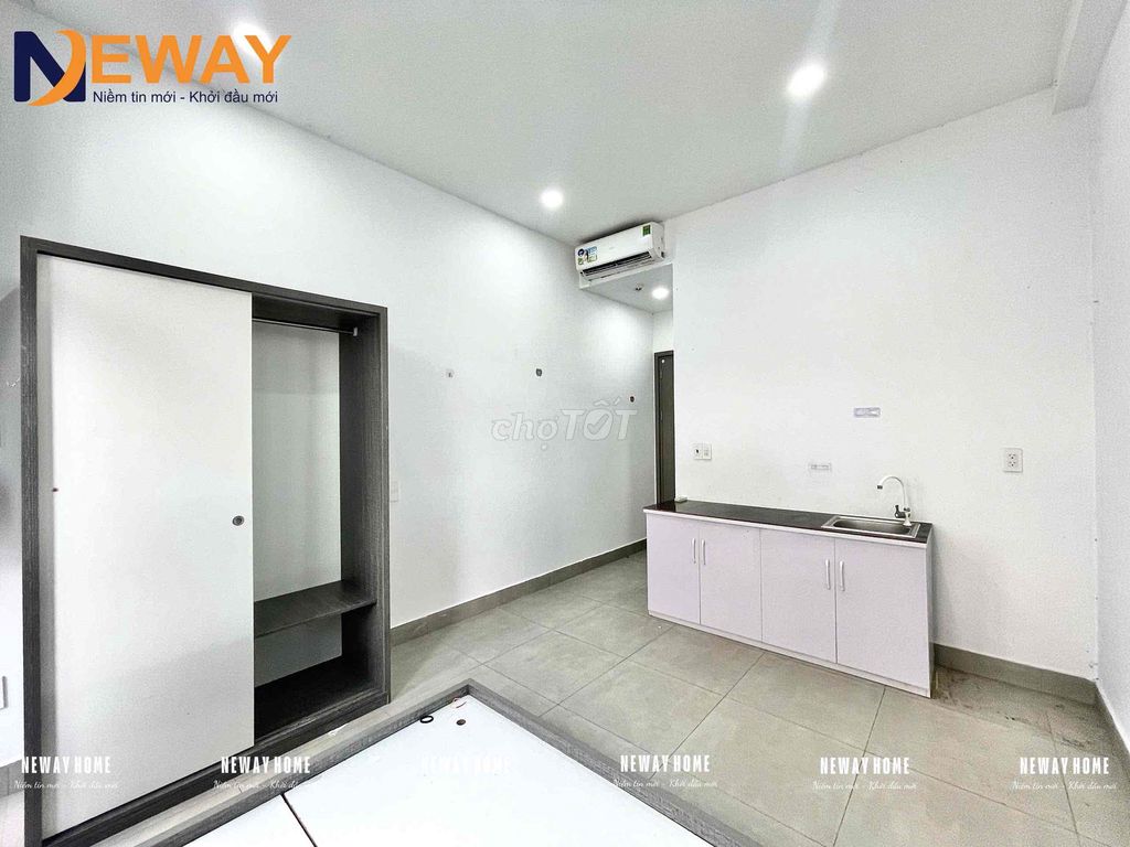 newly built motel - with interior balcony