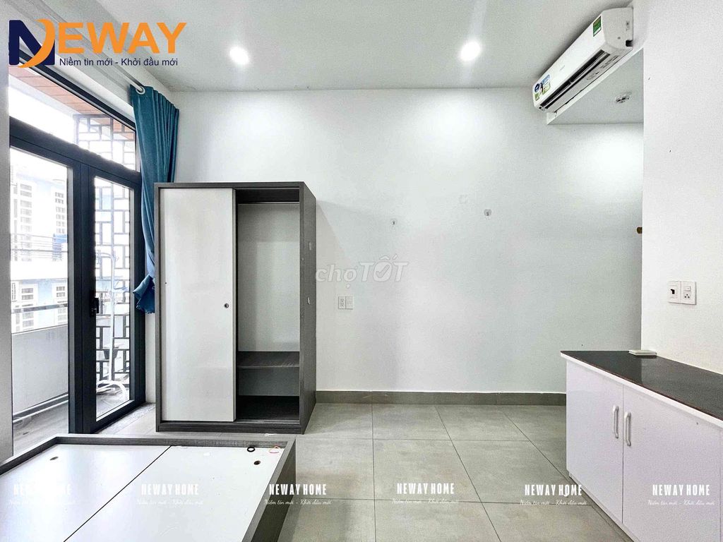 newly built motel - with interior balcony