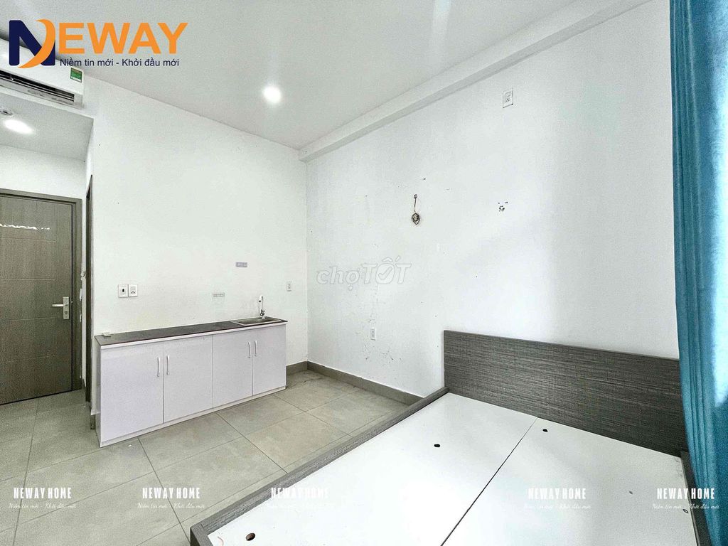newly built motel - with interior balcony