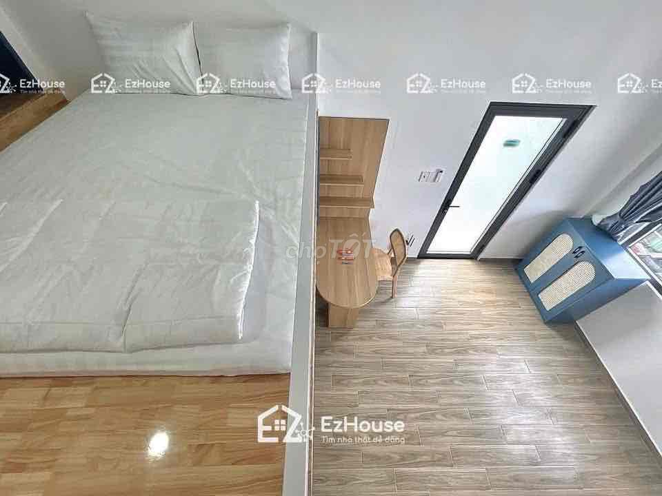 Rooms with 490 Seven, in the Republic, in the Swedish CV