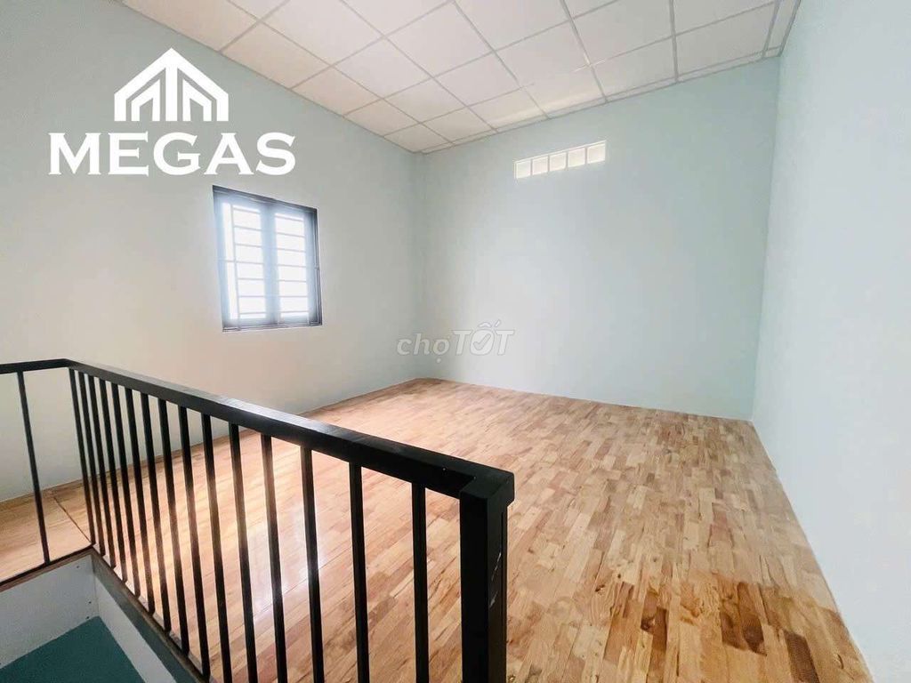 Rent 1 Land 1 float 30 M2 at the new market - oil mound