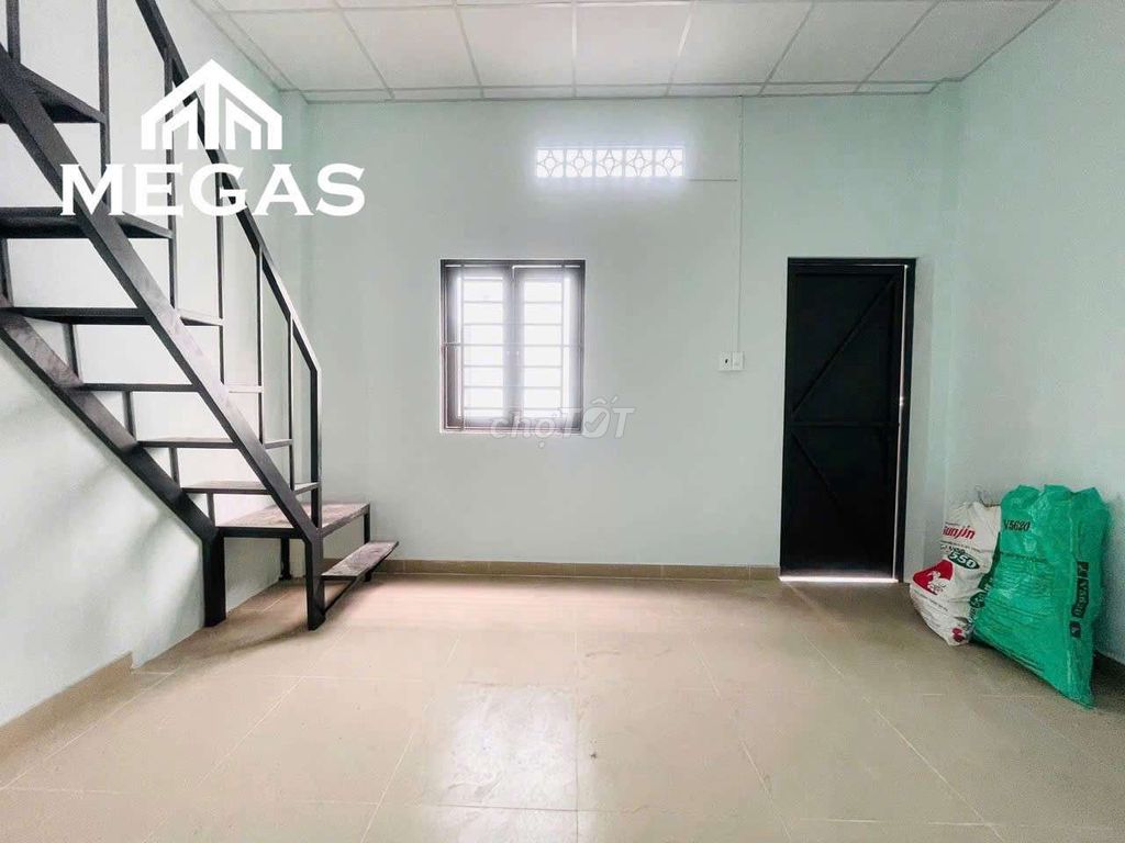 Rent 1 Land 1 float 30 M2 at the new market - oil mound