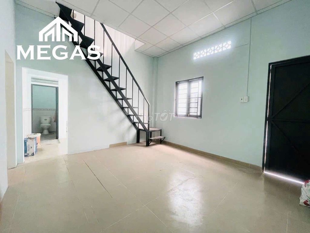 Rent 1 Land 1 float 30 M2 at the new market - oil mound