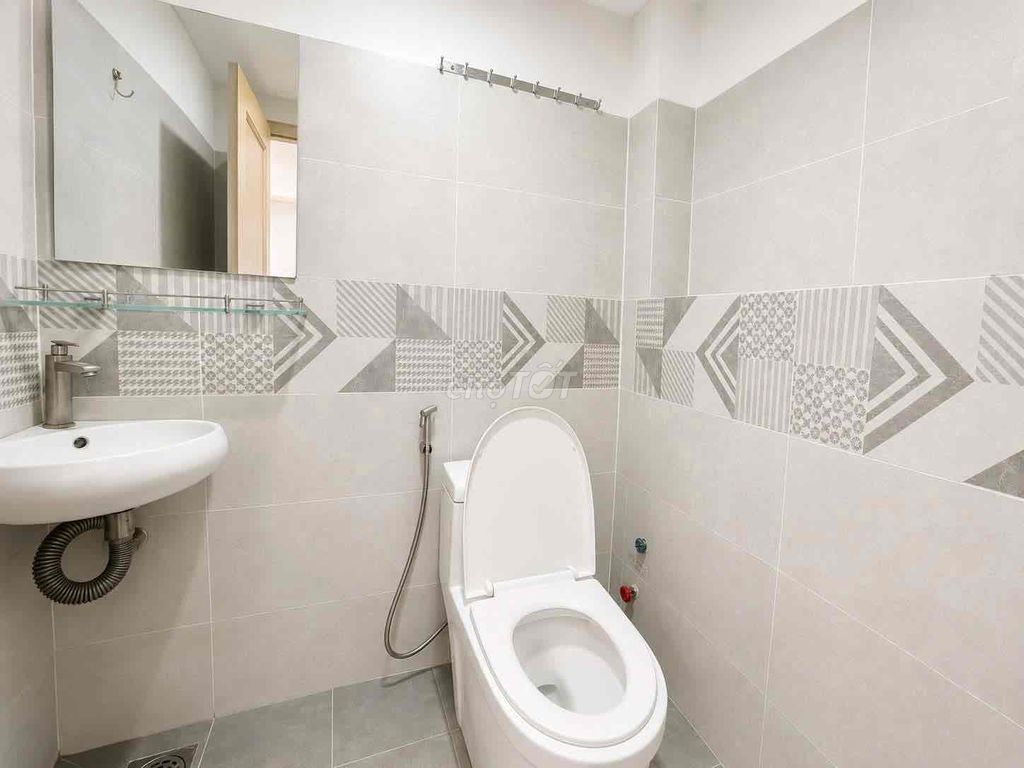 The newly constructed motel is Full-Avelopment / Nguyễn Thị Tú. Price: Three million four.