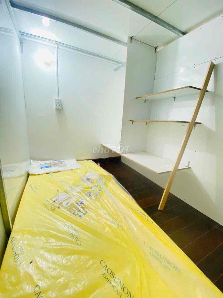 Hotel one full sleepbox near the CJ.