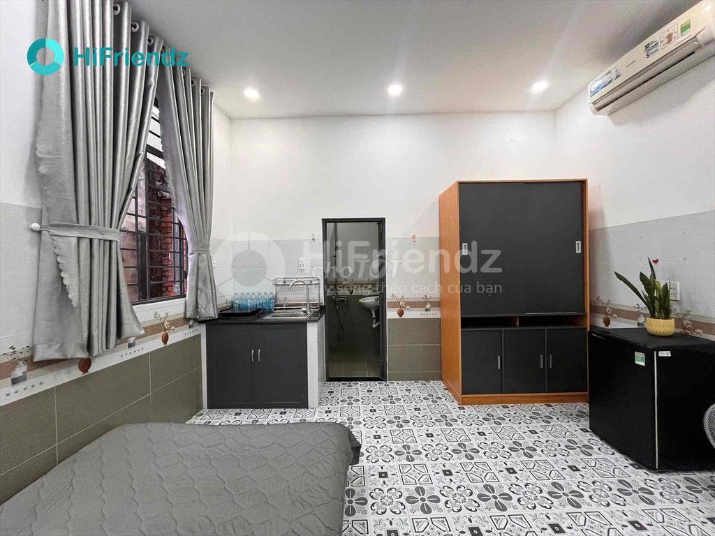 The low-prioring suite is a wide-size new furniture at the heart of District 4