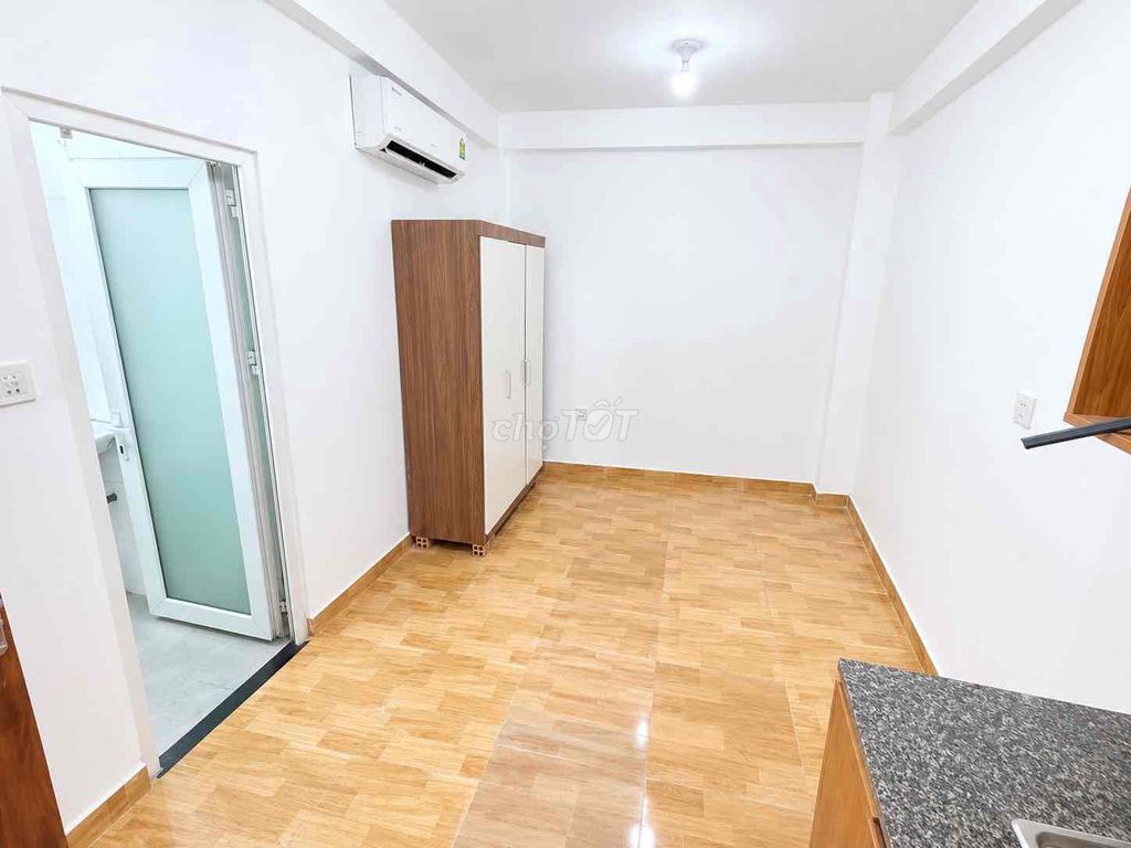 The elevator studio.