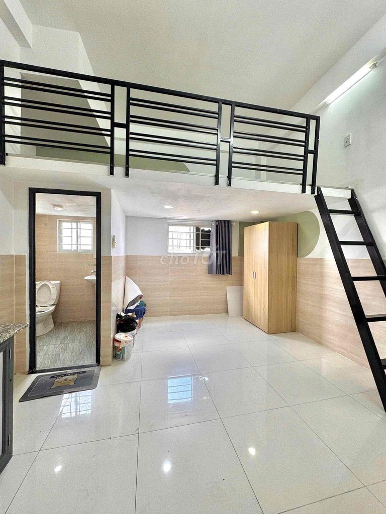 Security elevator room in the heart of District 7 police uffm tdtu across the 4th district.