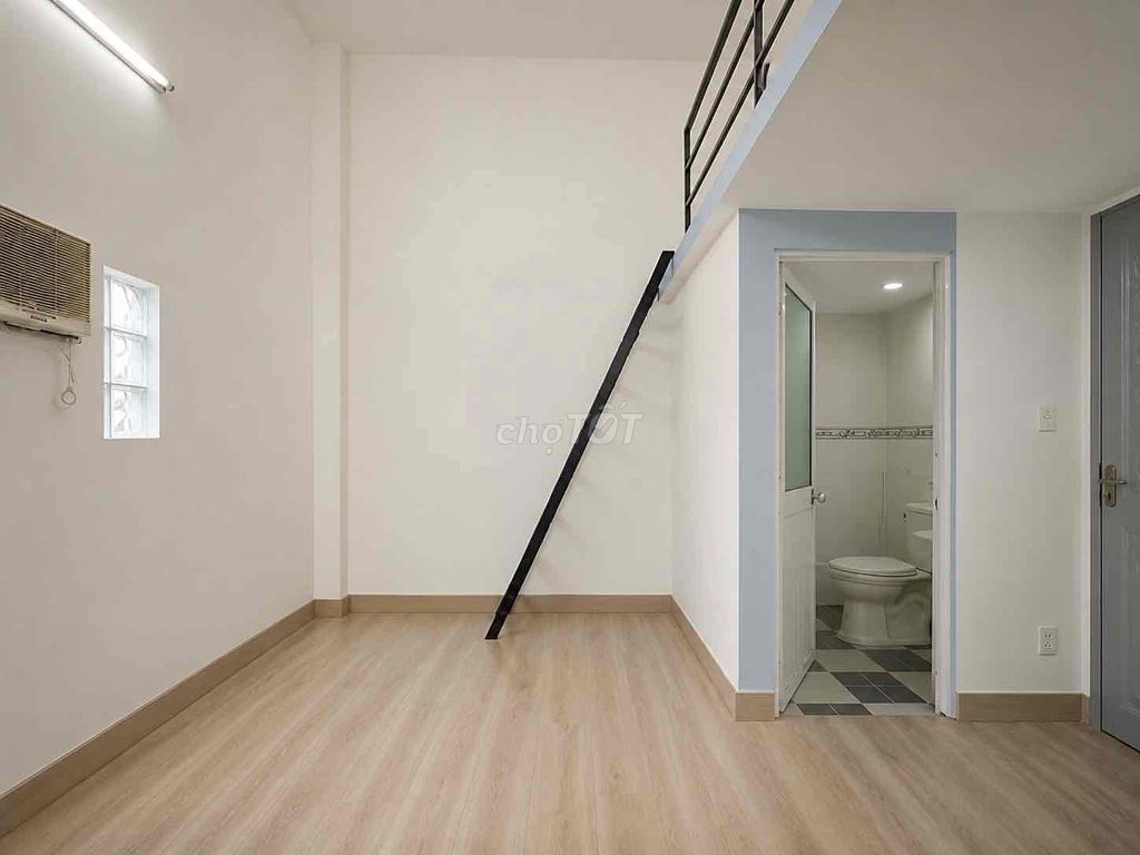 Rent the 7th chamber near the University of Constitution.